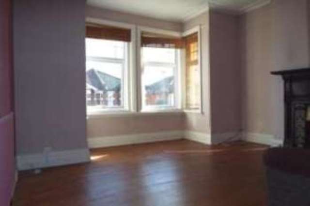  Image of 2 bedroom Flat for sale in Wilton Avenue Shirley Southampton SO15 at Southampton Hampshire Southampton, SO15 2HB