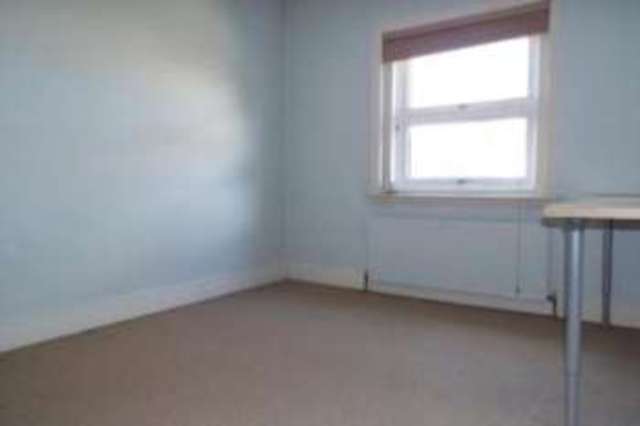  Image of 2 bedroom Flat for sale in Wilton Avenue Shirley Southampton SO15 at Southampton Hampshire Southampton, SO15 2HB