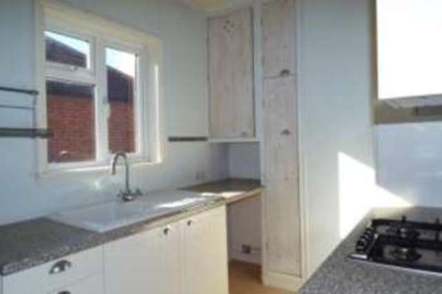  Image of 2 bedroom Flat for sale in Wilton Avenue Shirley Southampton SO15 at Southampton Hampshire Southampton, SO15 2HB