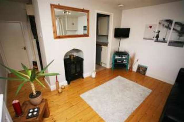  Image of 1 bedroom Cottage for sale in Southbroom Road Devizes SN10 at DEVIZES SN10 DEVIZES, SN10 5BN