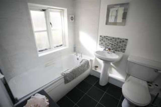  Image of 1 bedroom Cottage for sale in Southbroom Road Devizes SN10 at DEVIZES SN10 DEVIZES, SN10 5BN