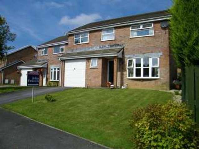  Image of 5 bedroom Property for sale in Squirrel Walk Fforest Pontarddulais Swansea SA4 at Squirrel Walk Pontarddulais Pontarddulais, SA4 0UJ