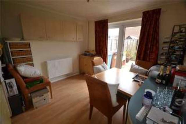  Image of 4 bedroom End of Terrace for sale in St. Andrews Bracknell RG12 at Bracknell Berkshire Easthampstead, RG12 8ZL