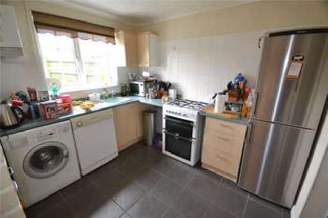  Image of 4 bedroom End of Terrace for sale in St. Andrews Bracknell RG12 at Bracknell Berkshire Easthampstead, RG12 8ZL