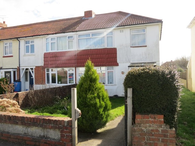 Image of 3 bedroom End of Terrace for sale in St. Annes Grove Fareham PO14 at St Annes Grove  Fareham, PO14 1JL