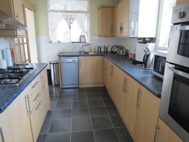  Image of 3 bedroom End of Terrace for sale in St. Annes Grove Fareham PO14 at St Annes Grove  Fareham, PO14 1JL