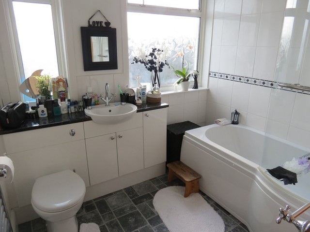  Image of 3 bedroom End of Terrace for sale in St. Annes Grove Fareham PO14 at St Annes Grove  Fareham, PO14 1JL