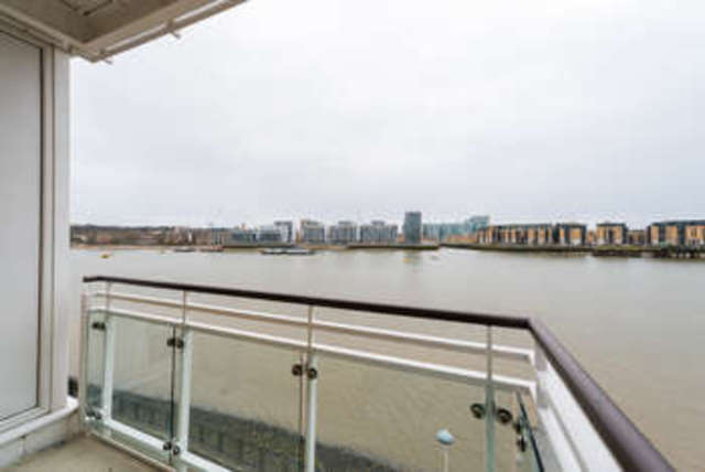  Image of 3 bedroom Flat to rent in St. Davids Square London E14 at Kirklands House  Docklands, E14 3WQ
