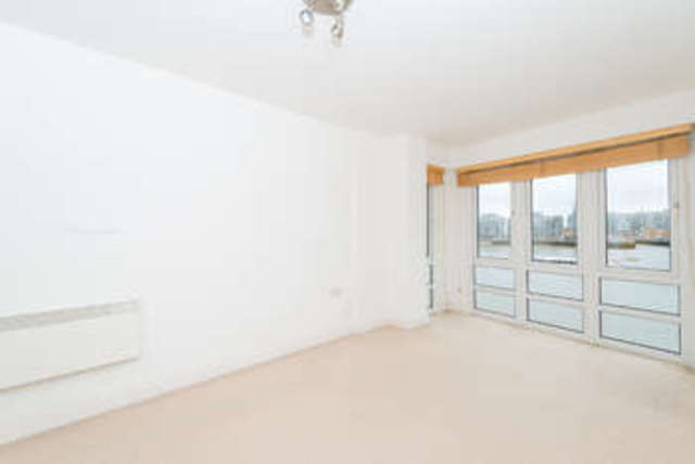  Image of 3 bedroom Flat to rent in St. Davids Square London E14 at Kirklands House  Docklands, E14 3WQ