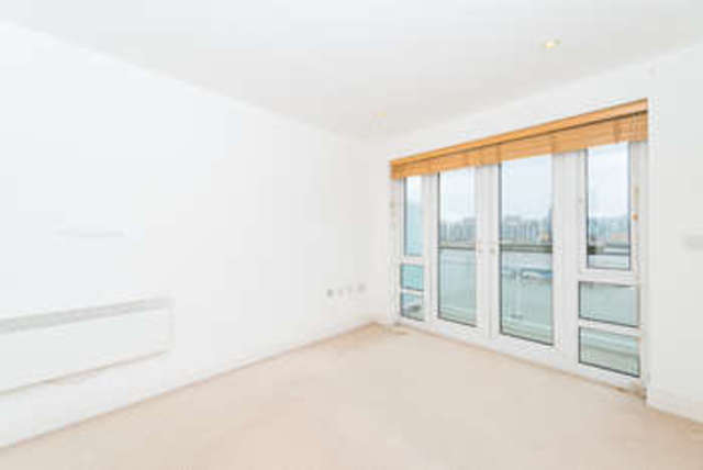  Image of 3 bedroom Flat to rent in St. Davids Square London E14 at Kirklands House  Docklands, E14 3WQ