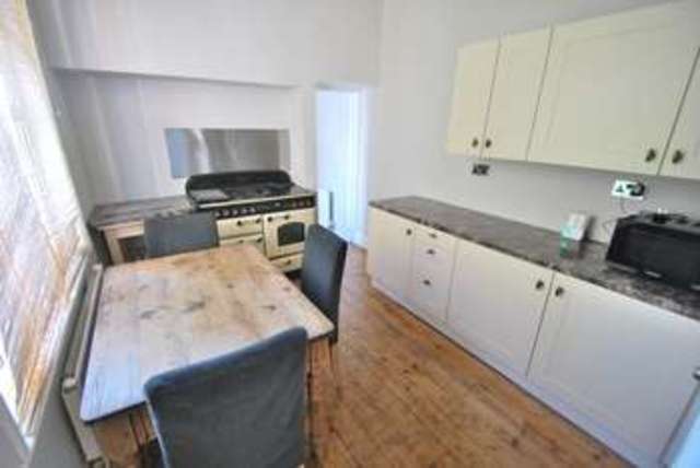  Image of 3 bedroom Terraced house to rent in Glasgow Street Northampton NN5 at Northampton Northamptonshire, NN5 5BL