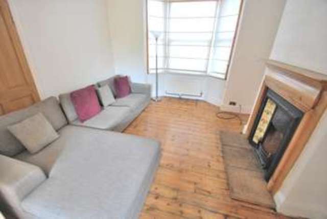  Image of 3 bedroom Terraced house to rent in Glasgow Street Northampton NN5 at Northampton Northamptonshire, NN5 5BL