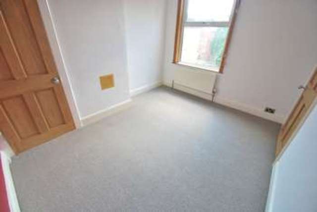  Image of 3 bedroom Terraced house to rent in Glasgow Street Northampton NN5 at Northampton Northamptonshire, NN5 5BL