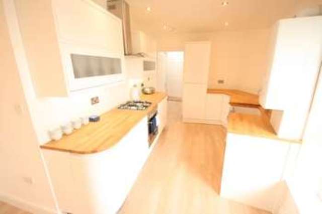  Image of 2 bedroom Ground Flat to rent in St. Lukes Road North Torquay TQ2 at Torquay St Lukes Road North Torquay, TQ2 5PD