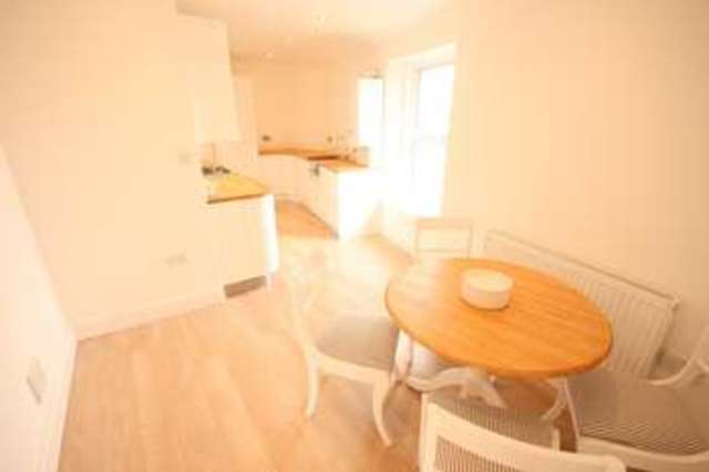  Image of 2 bedroom Ground Flat to rent in St. Lukes Road North Torquay TQ2 at Torquay St Lukes Road North Torquay, TQ2 5PD