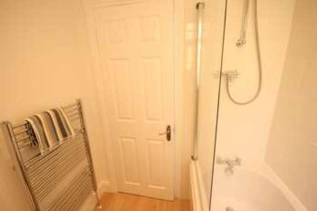  Image of 2 bedroom Ground Flat to rent in St. Lukes Road North Torquay TQ2 at Torquay St Lukes Road North Torquay, TQ2 5PD