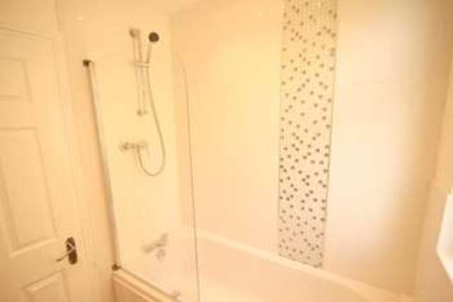  Image of 2 bedroom Ground Flat to rent in St. Lukes Road North Torquay TQ2 at Torquay St Lukes Road North Torquay, TQ2 5PD
