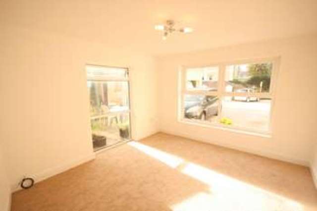  Image of 2 bedroom Ground Flat to rent in St. Lukes Road North Torquay TQ2 at Torquay St Lukes Road North Torquay, TQ2 5PD