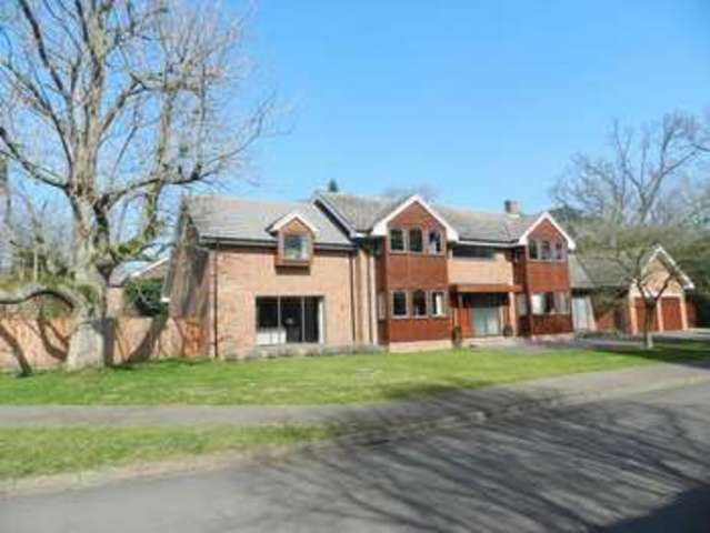  Image of 4 bedroom Detached house for sale in St. Nicholas Close Tingrith Milton Keynes MK17 at St Nicholas Close  Tingrith, MK17 9EL