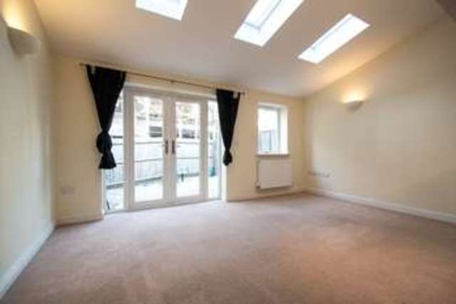  Image of 3 bedroom Terraced house to rent in Stoneville Street Cheltenham GL51 at Cheltenham Gloucestershire, GL51 8PH