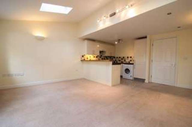 Image of 3 bedroom Terraced house to rent in Stoneville Street Cheltenham GL51 at Cheltenham Gloucestershire, GL51 8PH