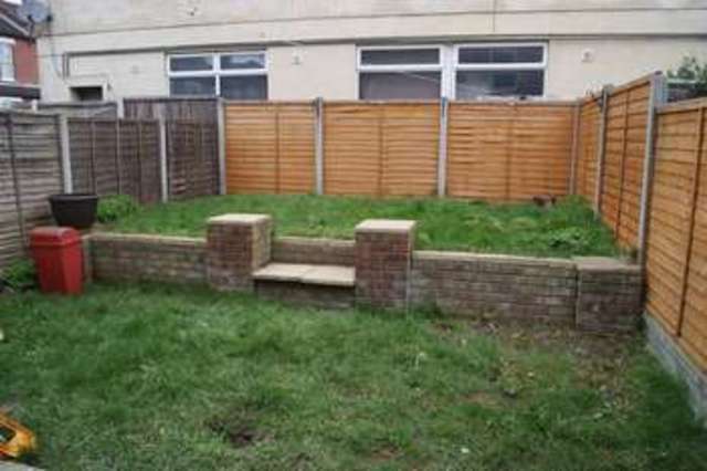  Image of 1 bedroom Flat to rent in Stornoway Road Southend-on-Sea SS2 at Stornoway Road  Southend-On-Sea, SS2 4NZ