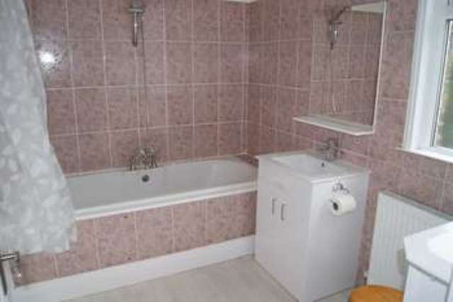 Image of 1 bedroom Flat to rent in Stornoway Road Southend-on-Sea SS2 at Stornoway Road  Southend-On-Sea, SS2 4NZ