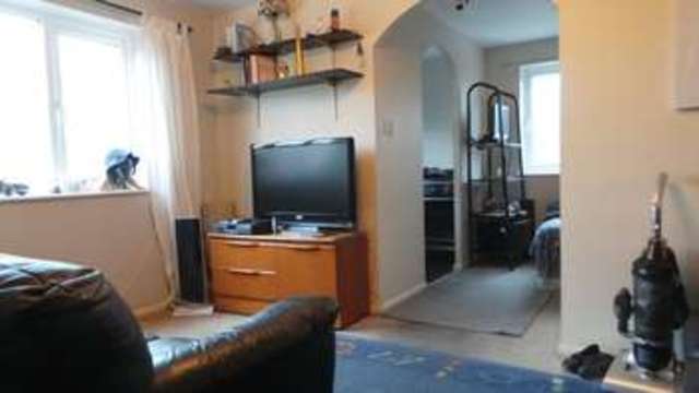  Image of Flat for sale in Streamside Close London N9 at Streamside Close  Edmonton, N9 9XD