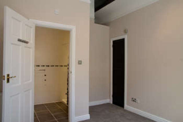  Image of 1 bedroom Detached house to rent in Stricklandgate Kendal LA9 at Kendal  Cumbria, LA9 4RA
