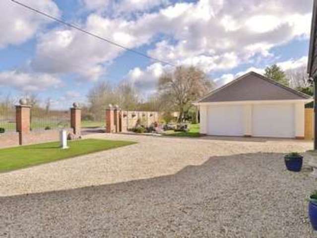  Image of 4 bedroom Detached house for sale in Sugworth Lane Radley Abingdon OX14 at Radley  Oxford, OX14 2HY