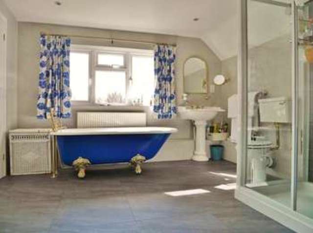  Image of 4 bedroom Detached house for sale in Sugworth Lane Radley Abingdon OX14 at Radley  Oxford, OX14 2HY