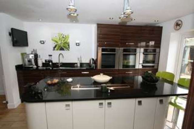 Image of 4 bedroom Detached house for sale in Chapel Road Swanmore Southampton SO32 at Chapel Road Swanmore SOUTHAMPTON, SO32 2QB
