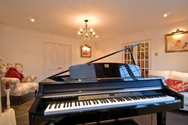  Image of 7 bedroom Detached house for sale in Swanpool Lane Aughton Ormskirk L39 at Swanpool Lane Aughton Ormskirk, L39 5AZ