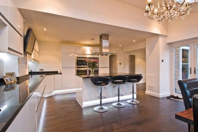 Image of 7 bedroom Detached house for sale in Swanpool Lane Aughton Ormskirk L39 at Swanpool Lane Aughton Ormskirk, L39 5AZ