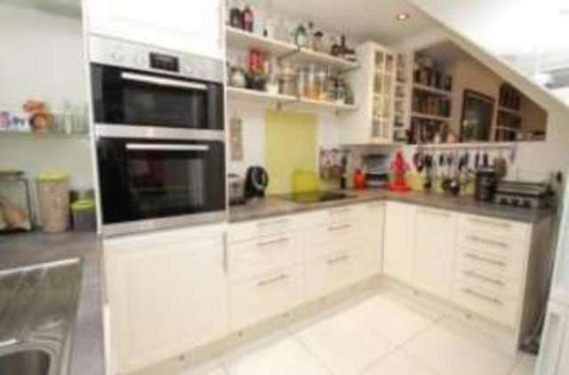  Image of 2 bedroom Maisonette for sale in Tappesfield Road London SE15 at London  Peckham Rye, SE15 3EZ