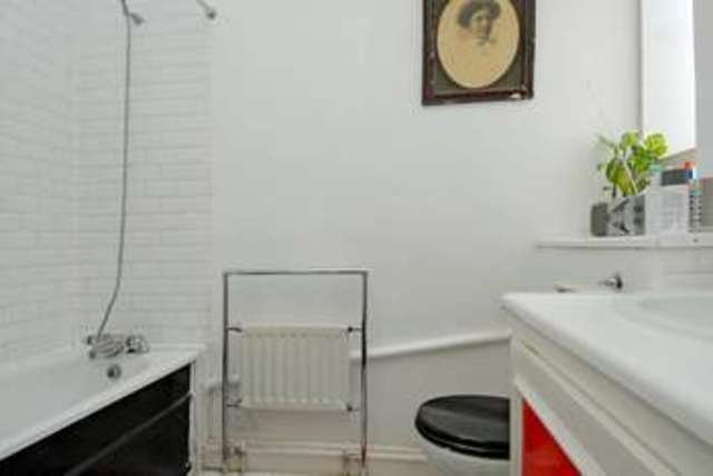  Image of 2 bedroom Property to rent in Tavistock Road London W11 at Tavistock Road  London, W11 1AW