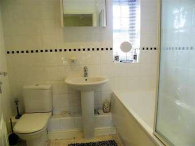  Image of 2 bedroom Terraced house to rent in Teal Grove Shinfield Reading RG2 at Shinfield  Reading, RG2 9AZ