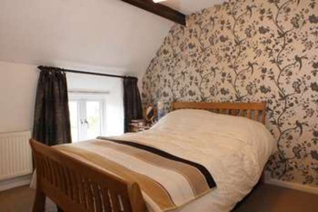 Image of 3 bedroom Cottage for sale in London Road Tetbury GL8 at Tetbury Gloucestershire, GL8 8HR