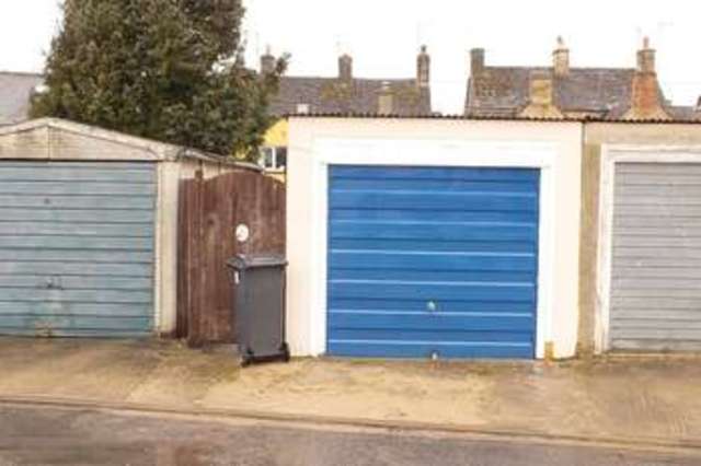  Image of 3 bedroom Cottage for sale in London Road Tetbury GL8 at Tetbury Gloucestershire, GL8 8HR