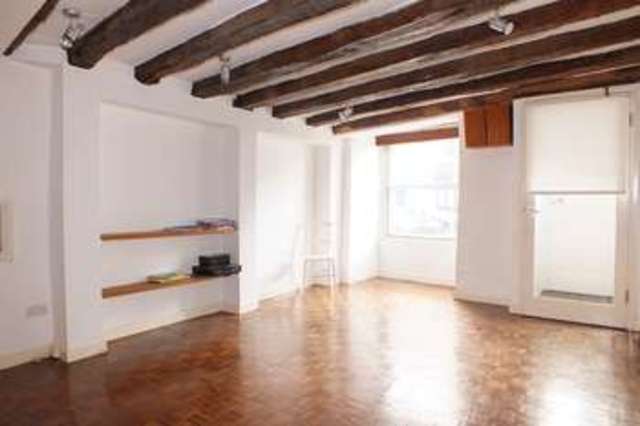  Image of 4 bedroom Town House for sale in Gumstool Hill Tetbury GL8 at Tetbury Gloucestershire, GL8 8DG