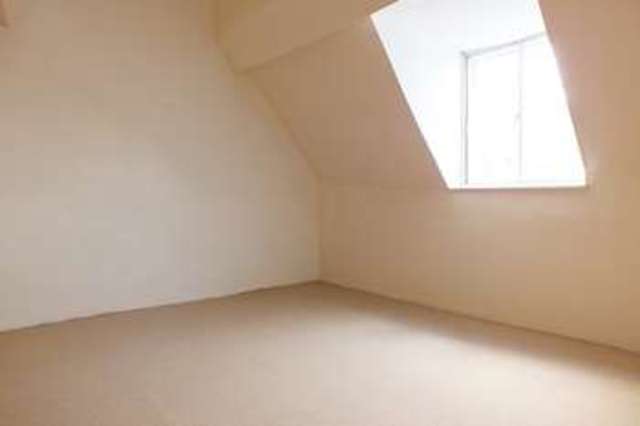 Image of 4 bedroom Town House for sale in Gumstool Hill Tetbury GL8 at Tetbury Gloucestershire, GL8 8DG
