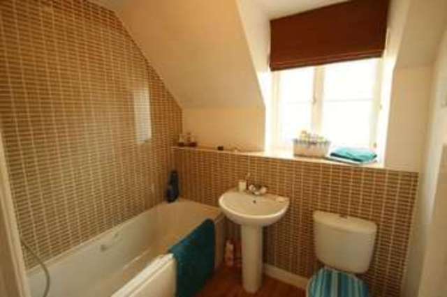  Image of 4 bedroom Detached house to rent in Thacker Way Norwich NR5 at Thacker Way  Norwich, NR5 9PS