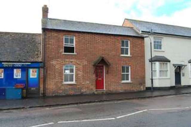  Image of 3 bedroom Terraced house to rent in Bicester Road Long Crendon Aylesbury HP18 at Thame, HP18 9AE