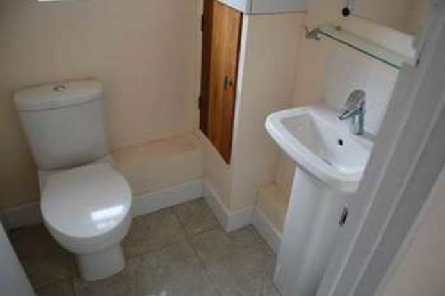  Image of 3 bedroom Terraced house to rent in Bicester Road Long Crendon Aylesbury HP18 at Thame, HP18 9AE