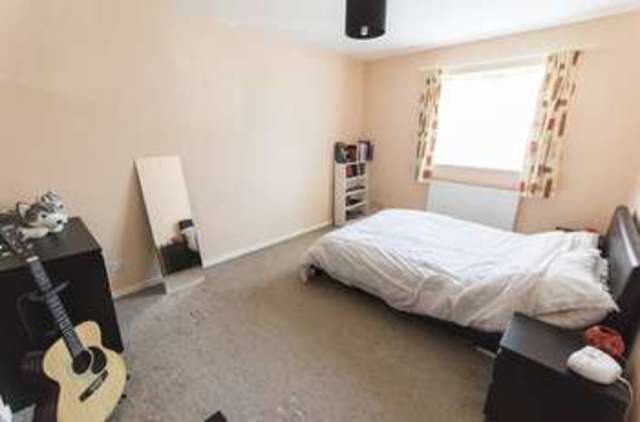  Image of 2 bedroom Flat for sale in The Pineways Oldbury B69 at The Pineways  Oldbury, B69 1JL