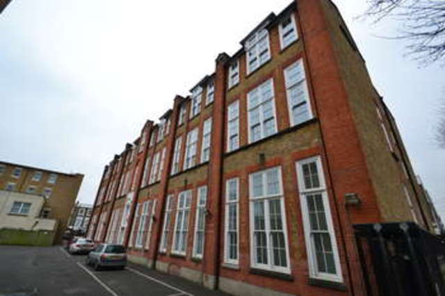  Image of 1 bedroom Flat to rent in Tollington Road London N7 at 69 Tollington Road  Arsenal, N7 6DW