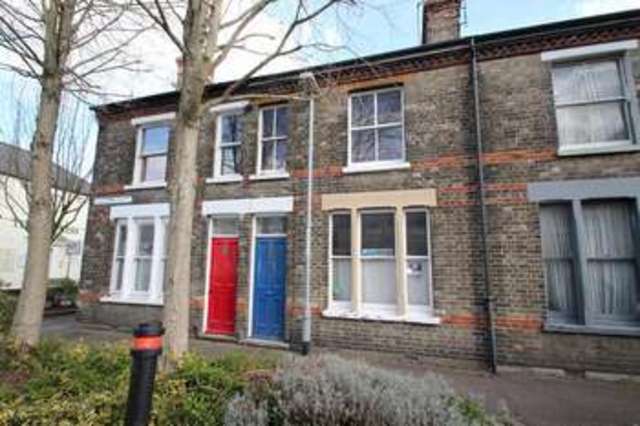  Image of 3 bedroom Terraced house to rent in Thoday Street Cambridge CB1 at Cambridge, CB1 3AS