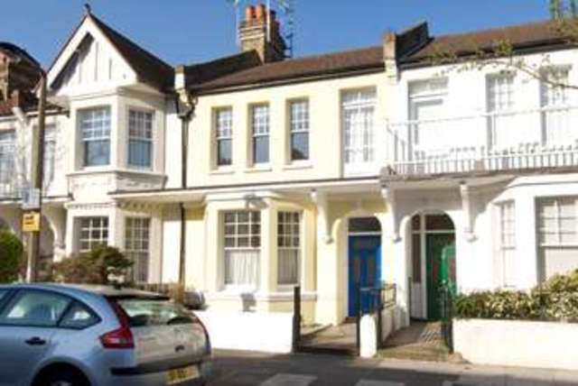  Image of 2 bedroom Flat to rent in Thornton Road London SW14 at East Sheen, SW14 8NS