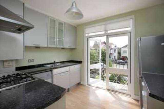  Image of 2 bedroom Flat to rent in Thornton Road London SW14 at East Sheen, SW14 8NS