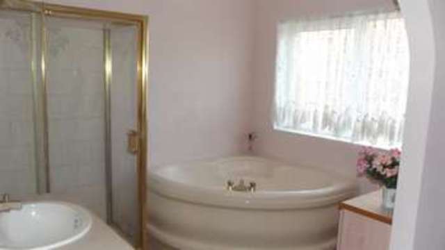  Image of 4 bedroom Property for sale in Green Acres Rawmarsh Rotherham S62 at Green Acres ROTHERHAM ROTHERHAM, S62 6LD
